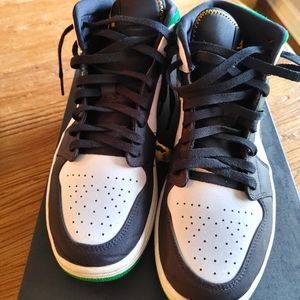 Jordon One Oakland Mids